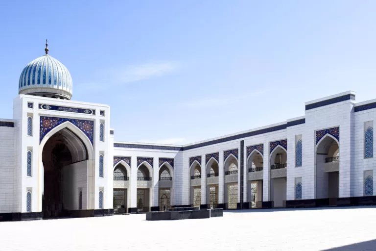 مشروع واجهة المسجد الجامع في مدينة دوشنبة 